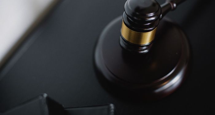 PEN America et Penguin Random House poursuivent le district scolaire contre l'interdiction des livres