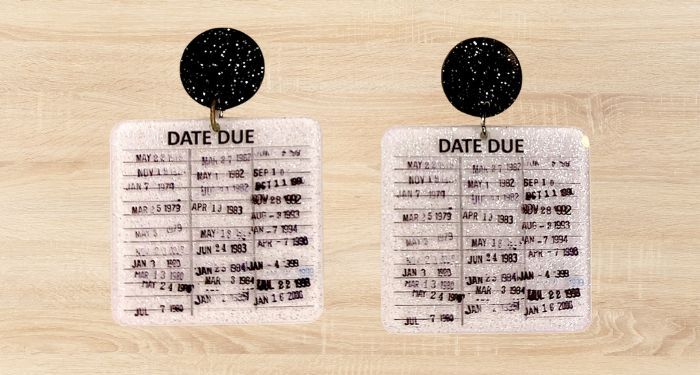 Bibliothèque portables qui diffusent des idéaux pro-bibliothèques et antifascistes