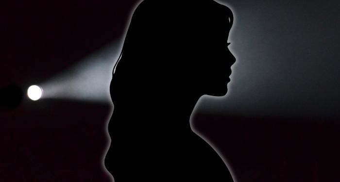 L'identité d'un auteur mystère révélé