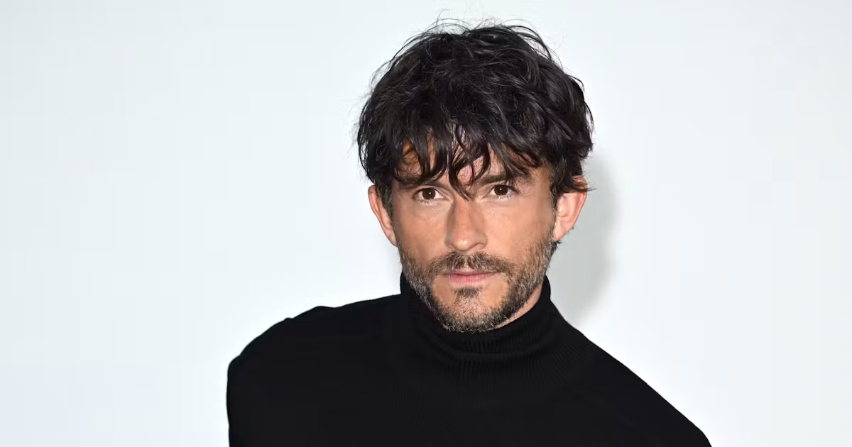Jonathan Bailey sur le rôle de Dracula et du nouveau film "Pumping Black"